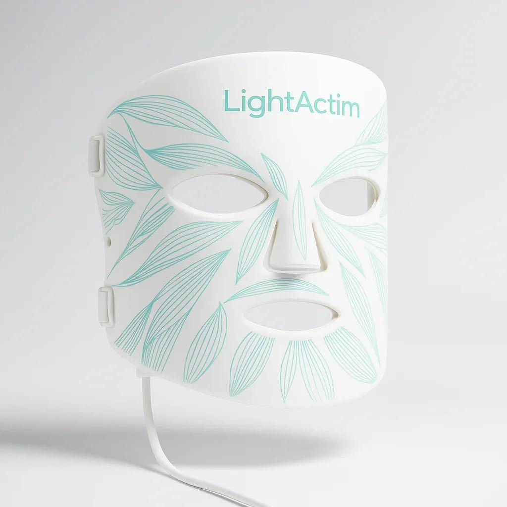 LUNOVA Pro LED silikonmaske med grønt botanisk mønster og kabel, designet for lysterapi og hudfornyelse i premium hudpleie.